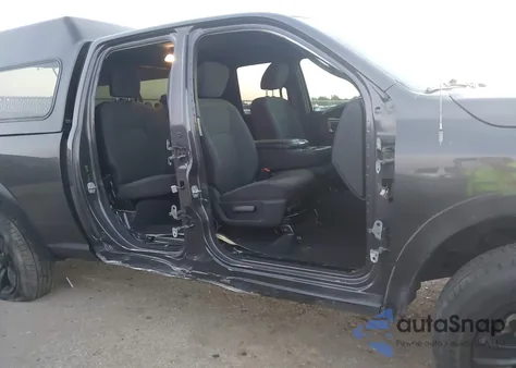 2022 Ram 1500 Classic Warlock 4X4 6'4 Box из США, поврежденный, VIN 1C6RR7GG6NS190687